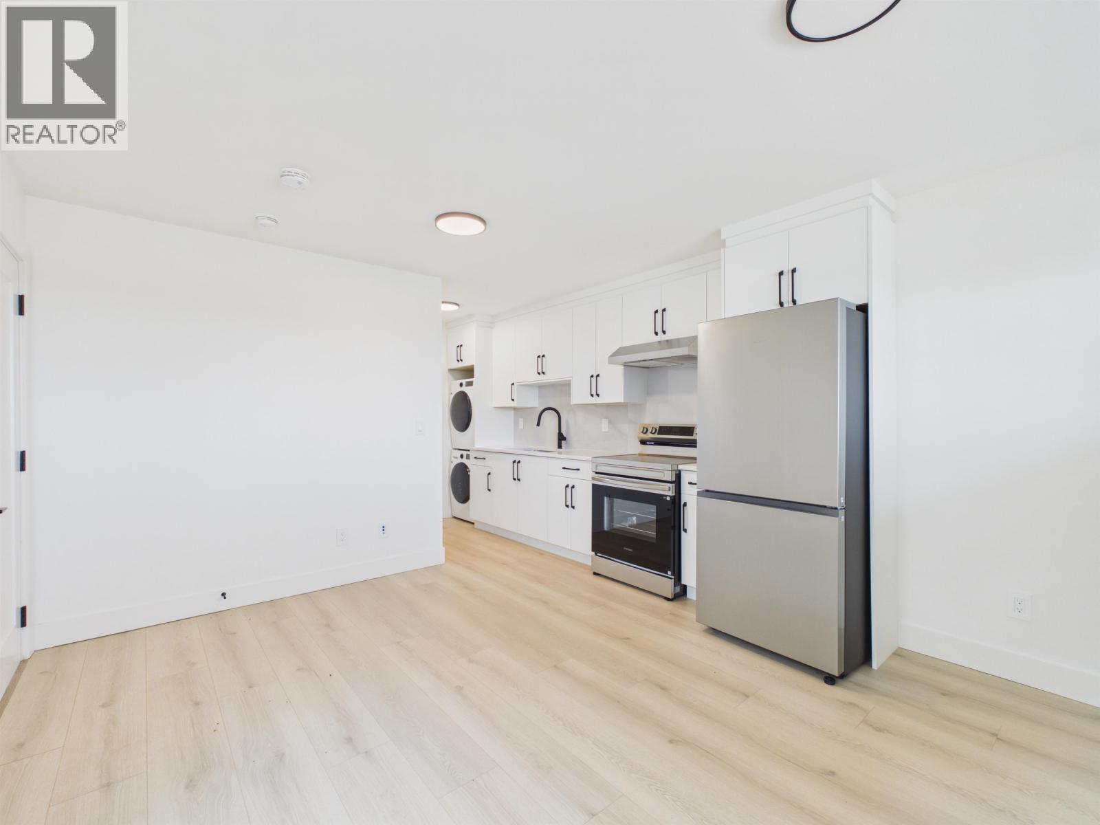 217 E Eighth Avenue Property Photo 27