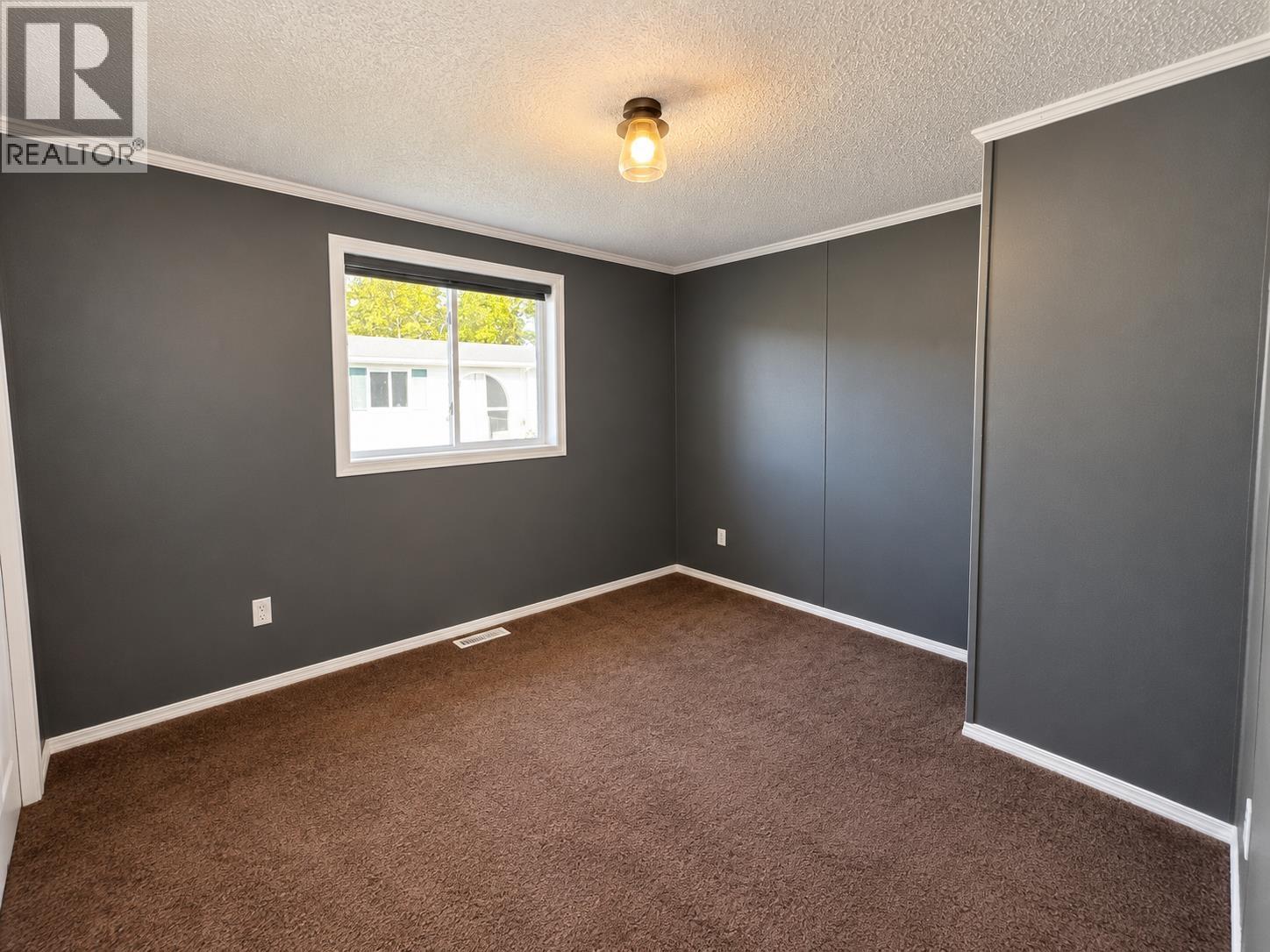 3 3278 Third Avenue Property Photo 8