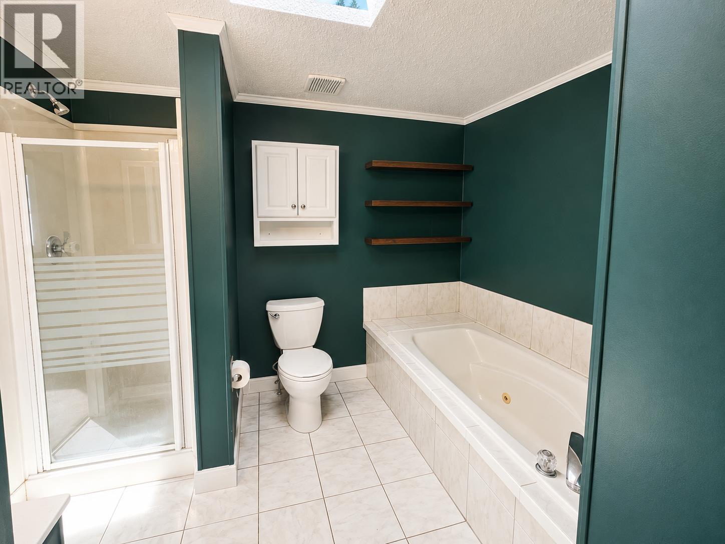 3 3278 Third Avenue Property Photo 9