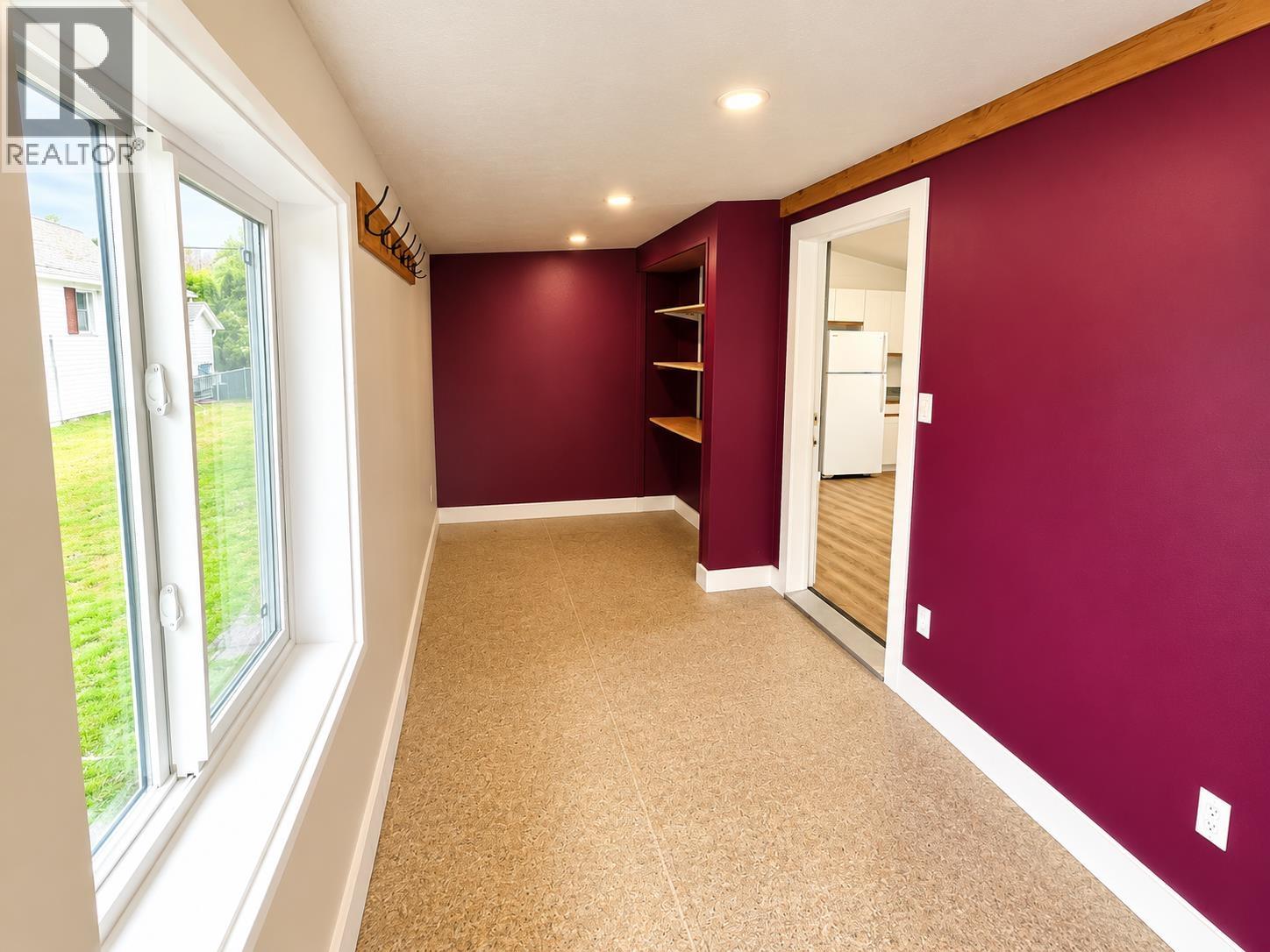 3 3278 Third Avenue Property Photo 13