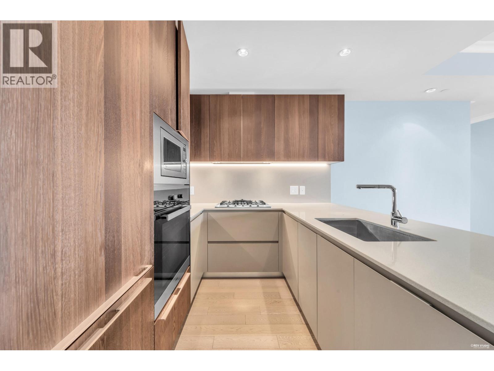 709 6622 Pearson Way Property Photo 6
