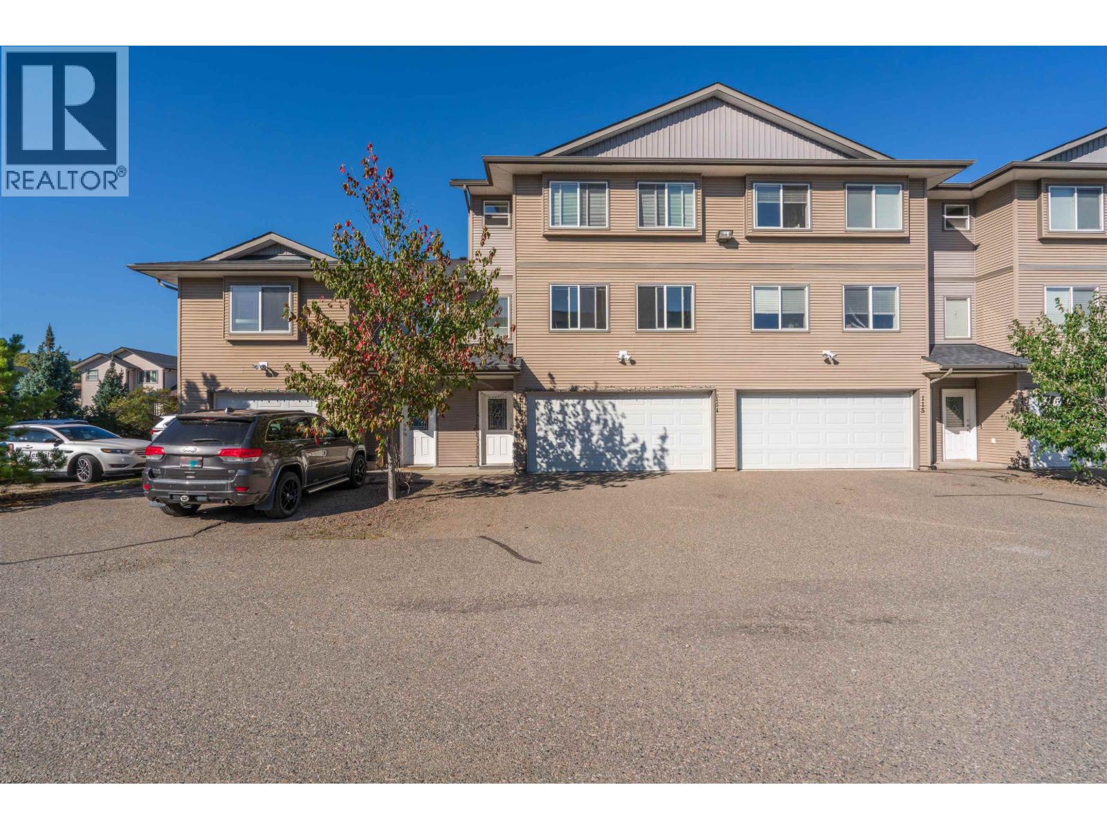 114 4404 5th Avenue Property Photo 1