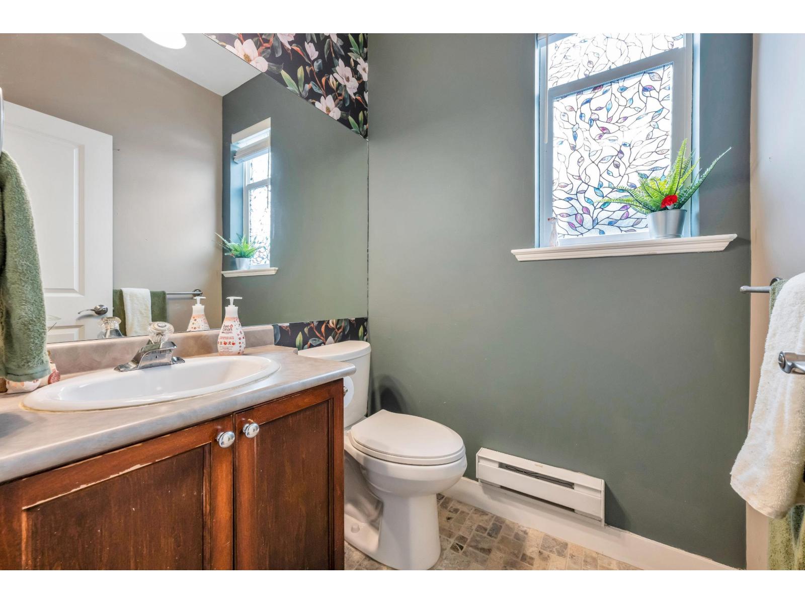 92 19932 70 Avenue Property Photo 11