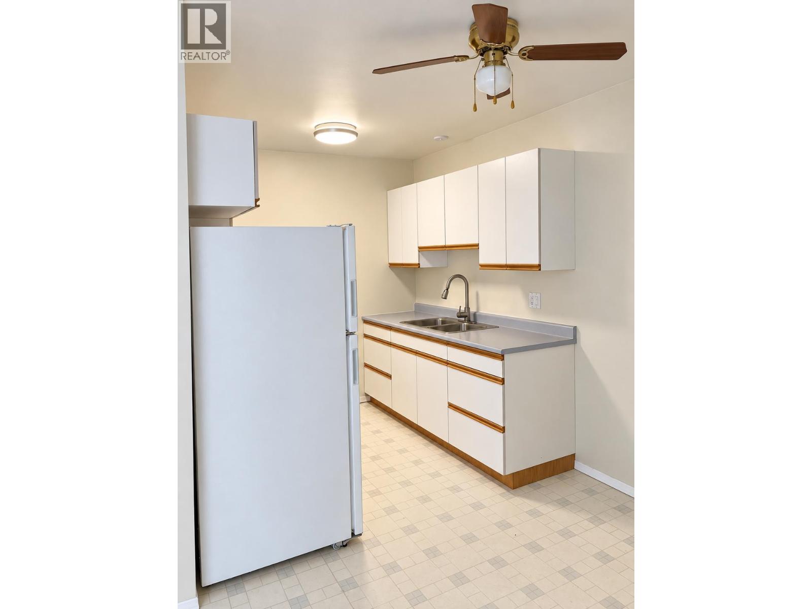 2222-2226 Poulton Avenue Property Photo 11