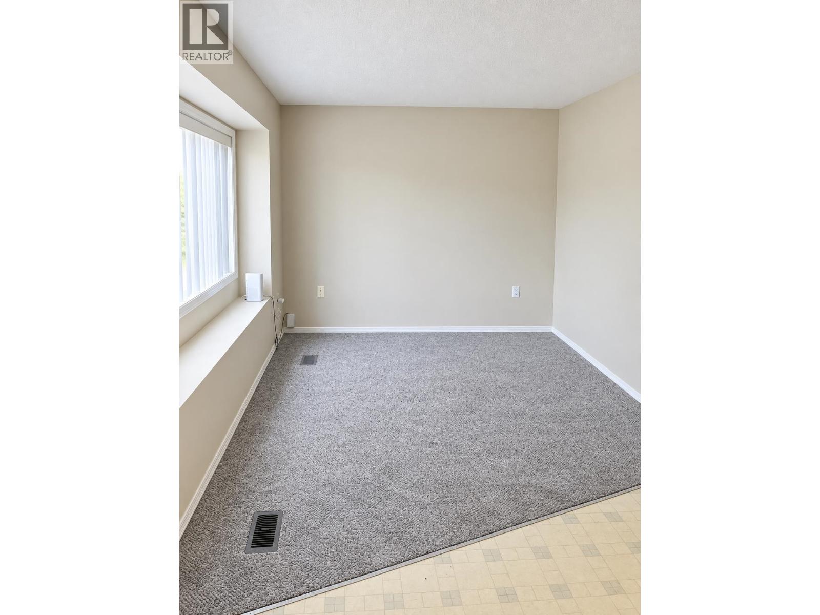 2222-2226 Poulton Avenue Property Photo 12