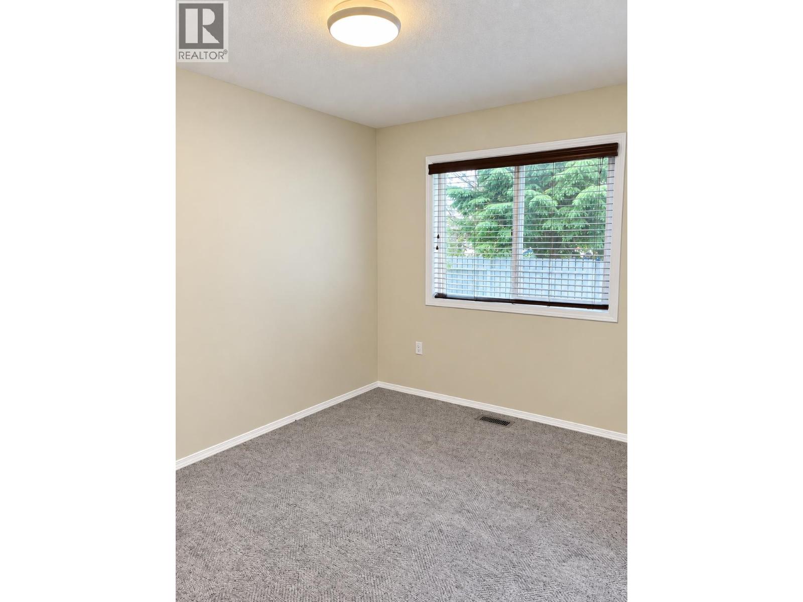 2222-2226 Poulton Avenue Property Photo 16