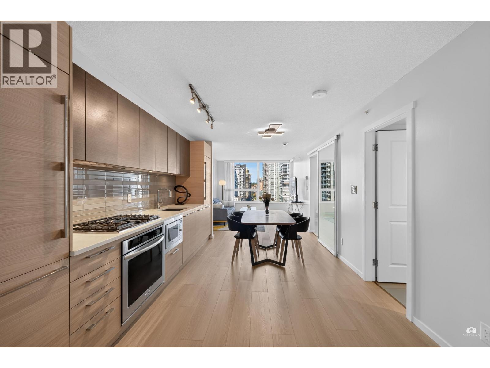 1806 6658 Dow Avenue Property Photo 9