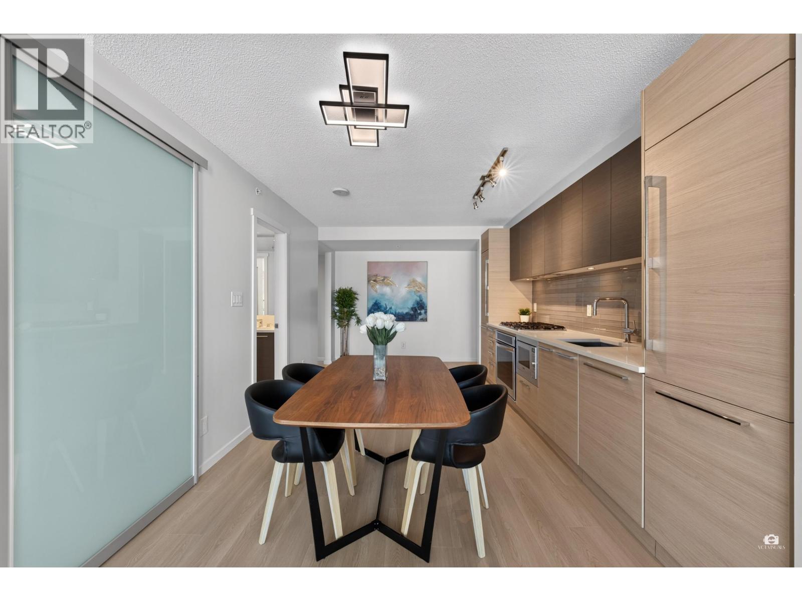 1806 6658 Dow Avenue Property Photo 11