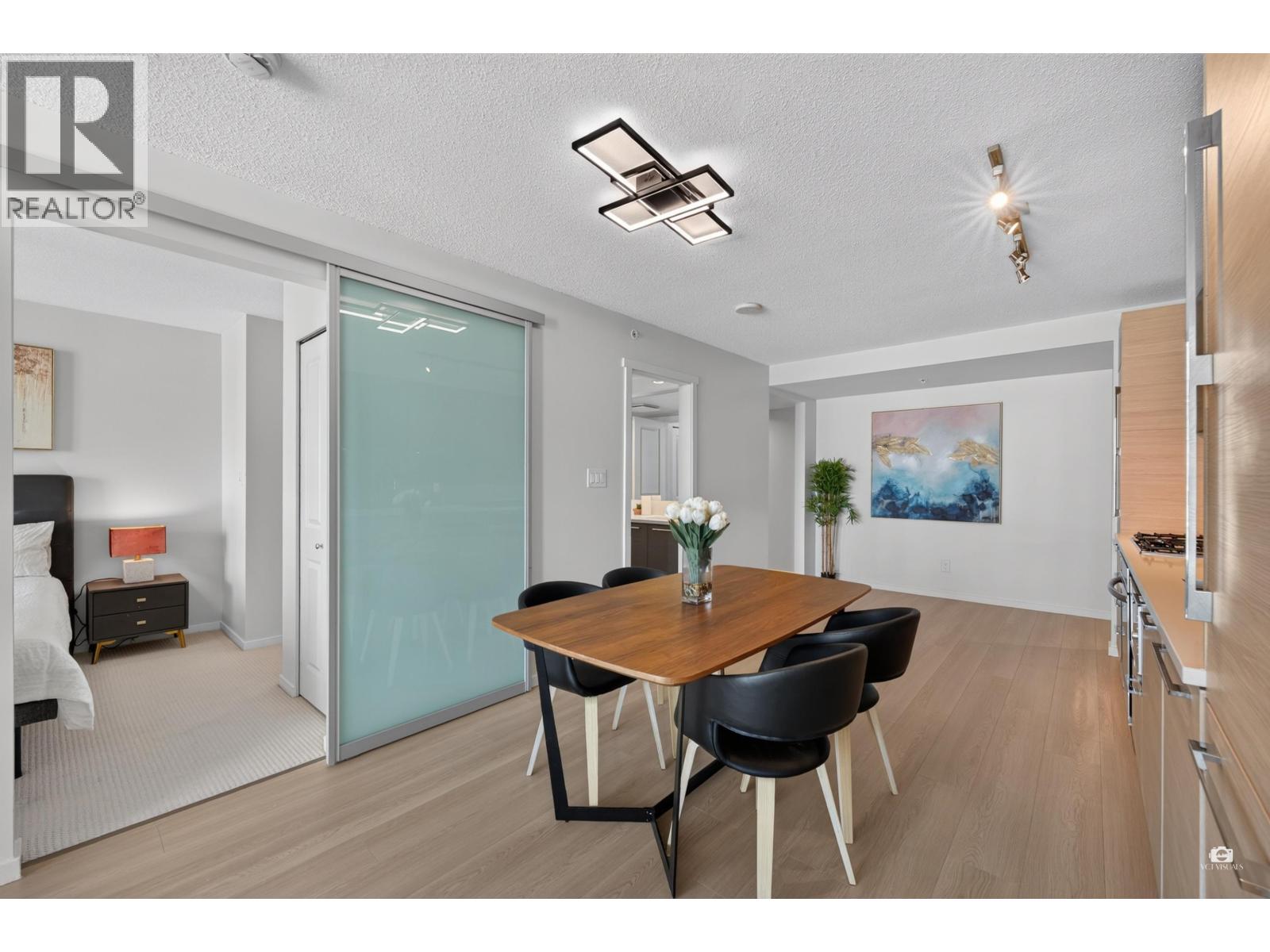 1806 6658 Dow Avenue Property Photo 12