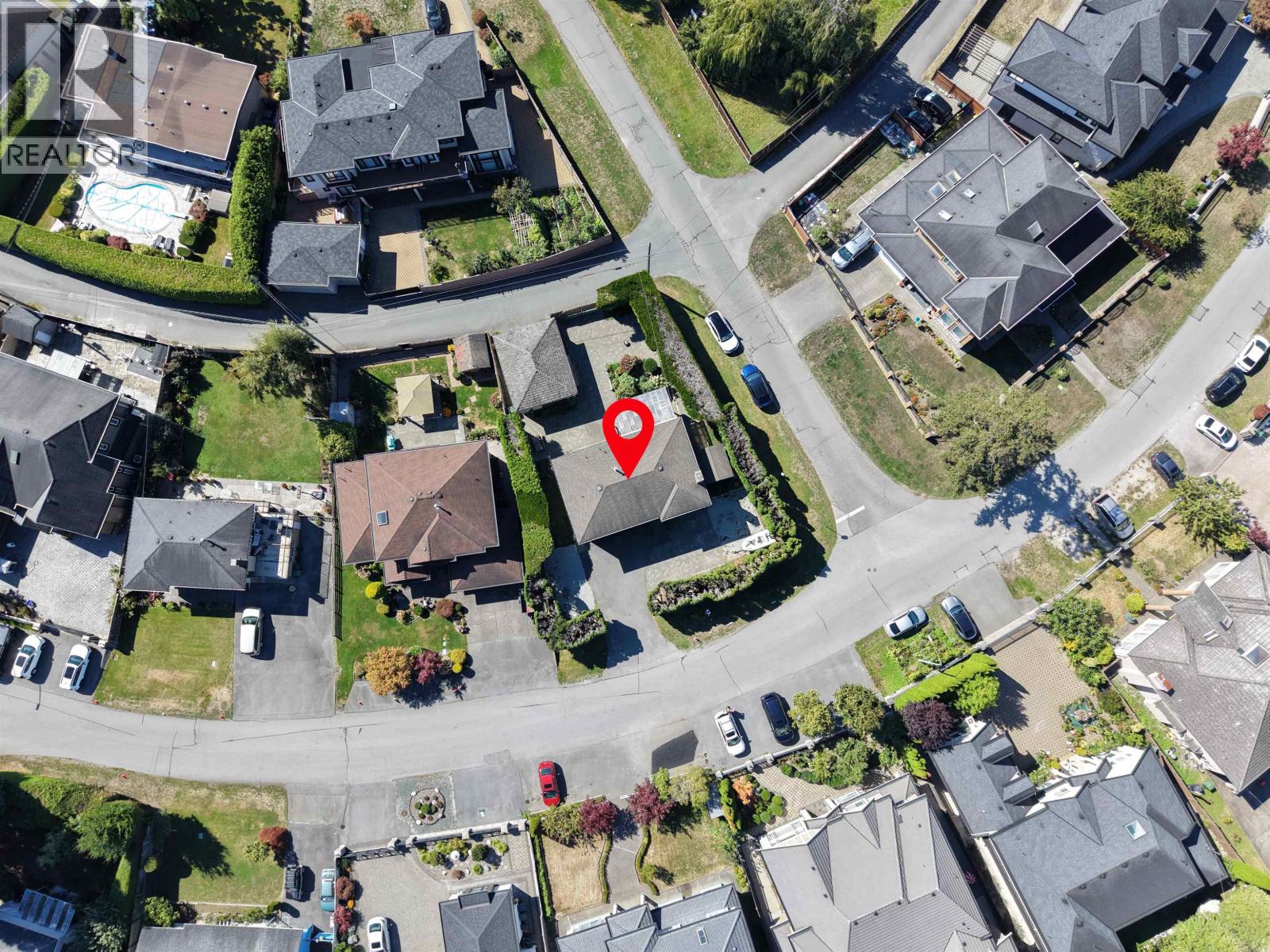 10440 Aintree Crescent Property Photo 4