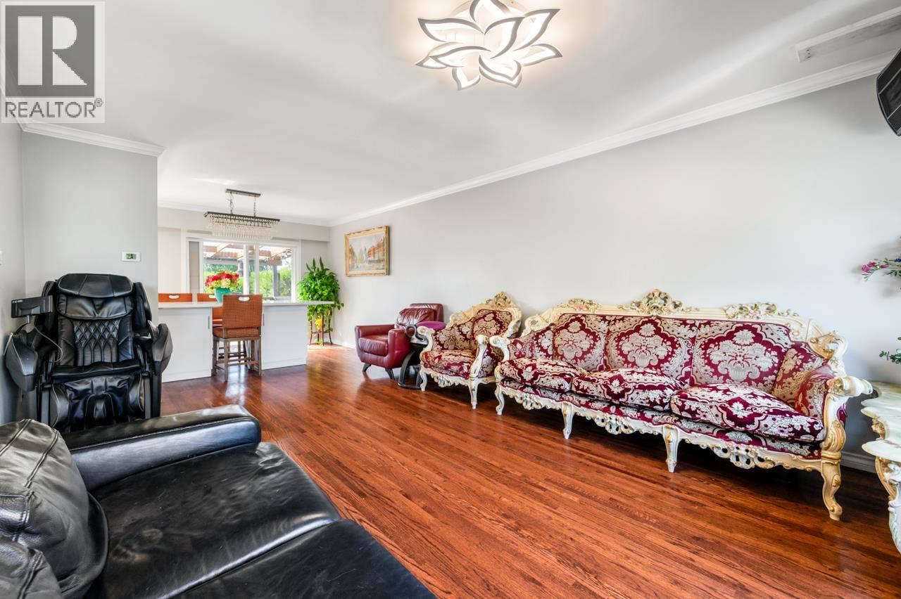 10440 Aintree Crescent Property Photo 10