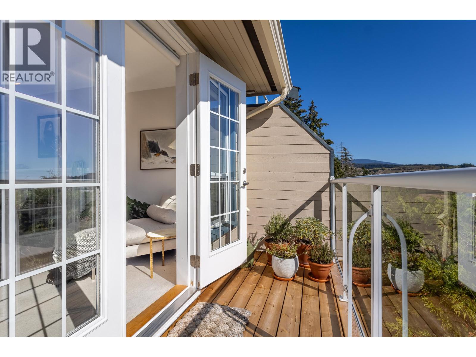 8 5768 Marine Way Property Photo 5