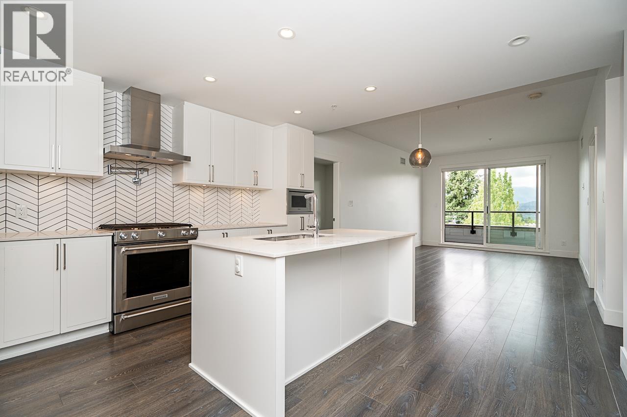 502 4477 Hastings Street Property Photo 1