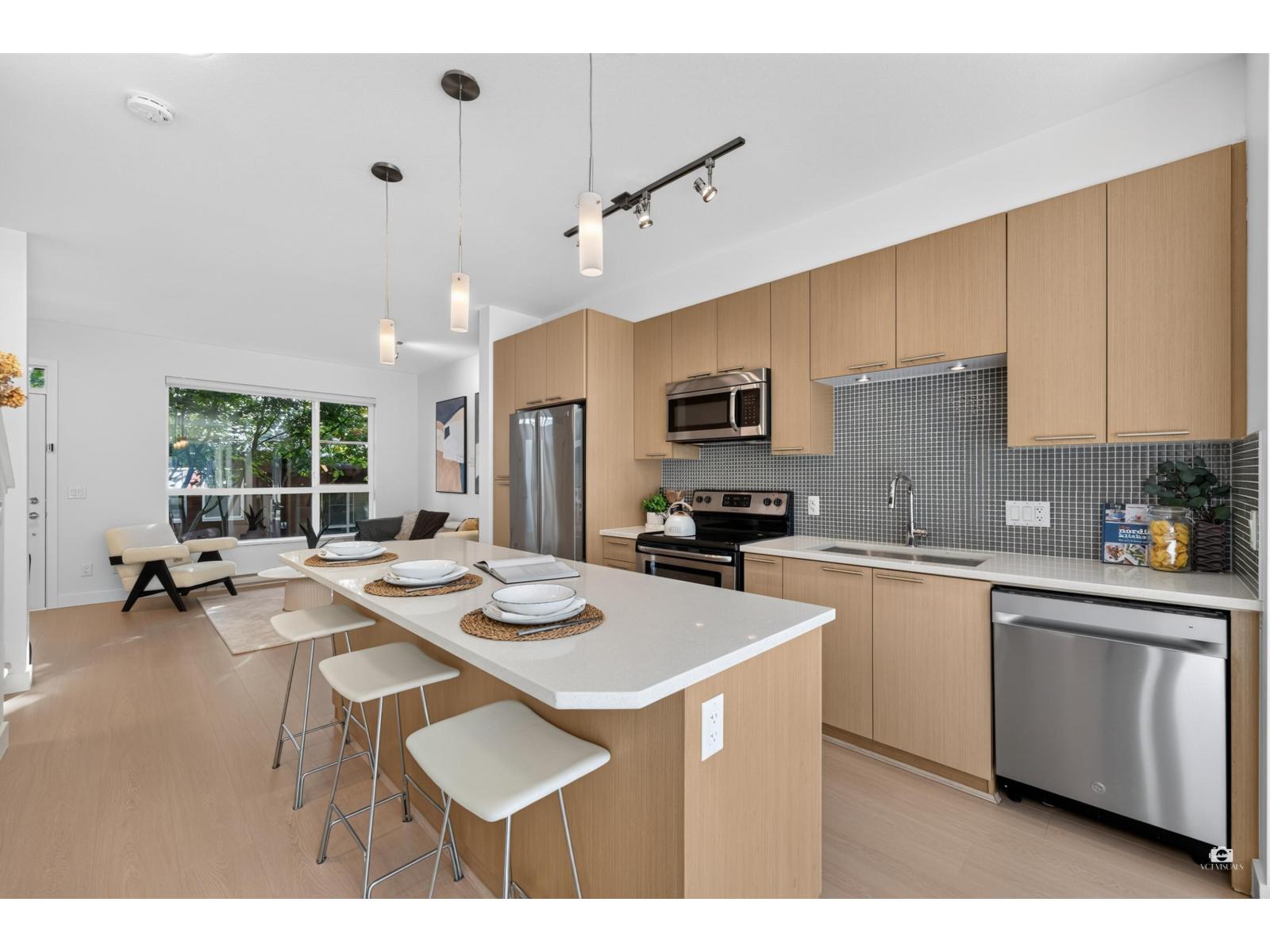 148 2228 162 Street Property Photo 5
