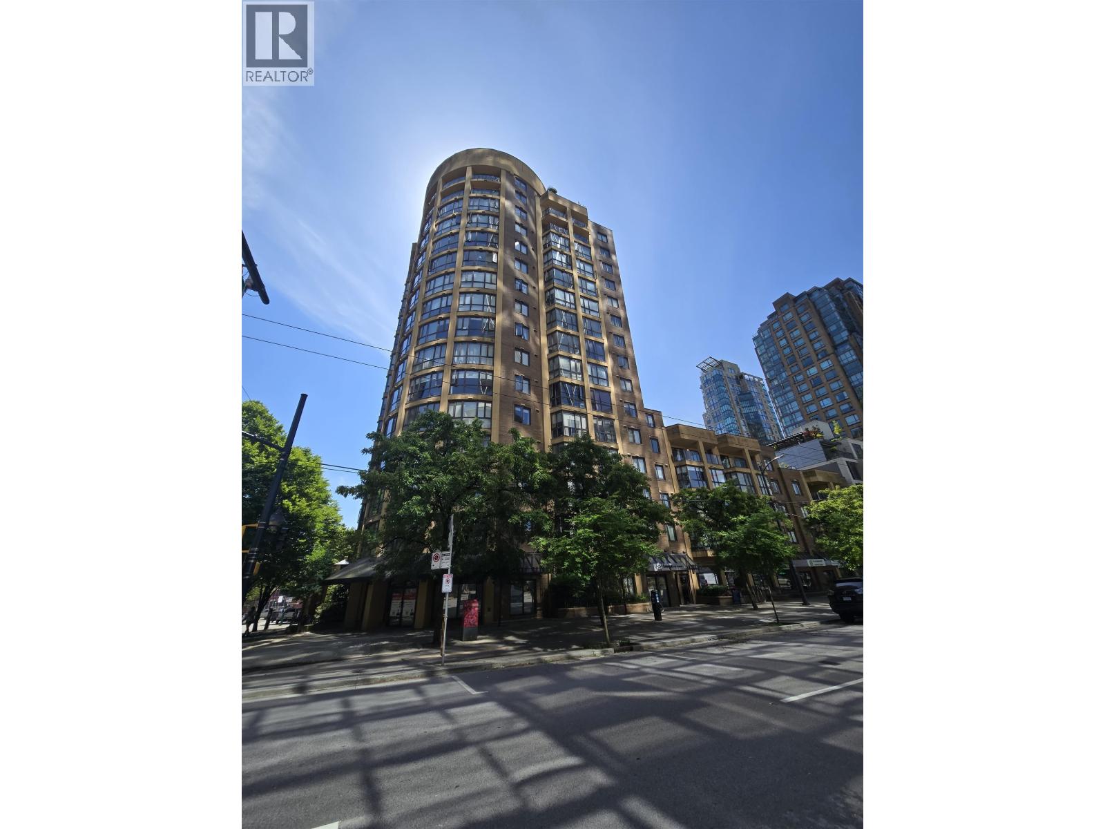 903 488 HELMCKEN STREET Property Photo 1