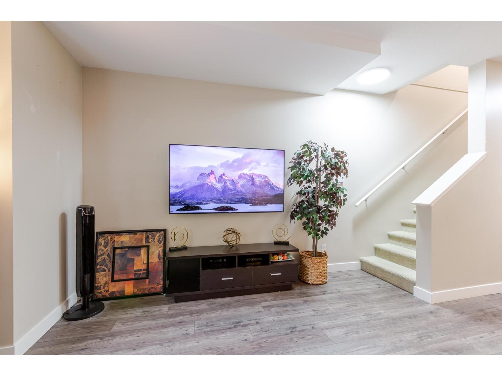 54 21867 50 Avenue Property Photo 16