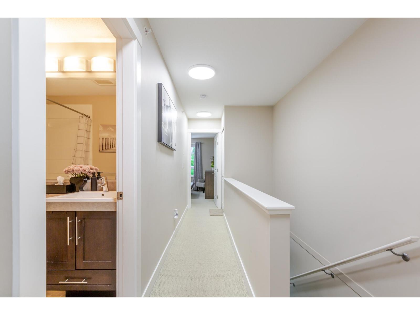 54 21867 50 Avenue Property Photo 17
