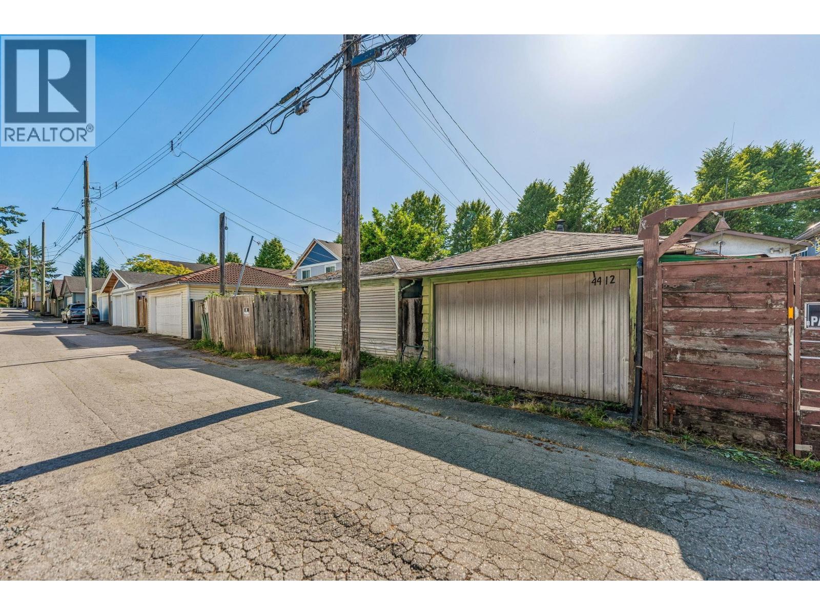 4420 Perry Street Property Photo 11
