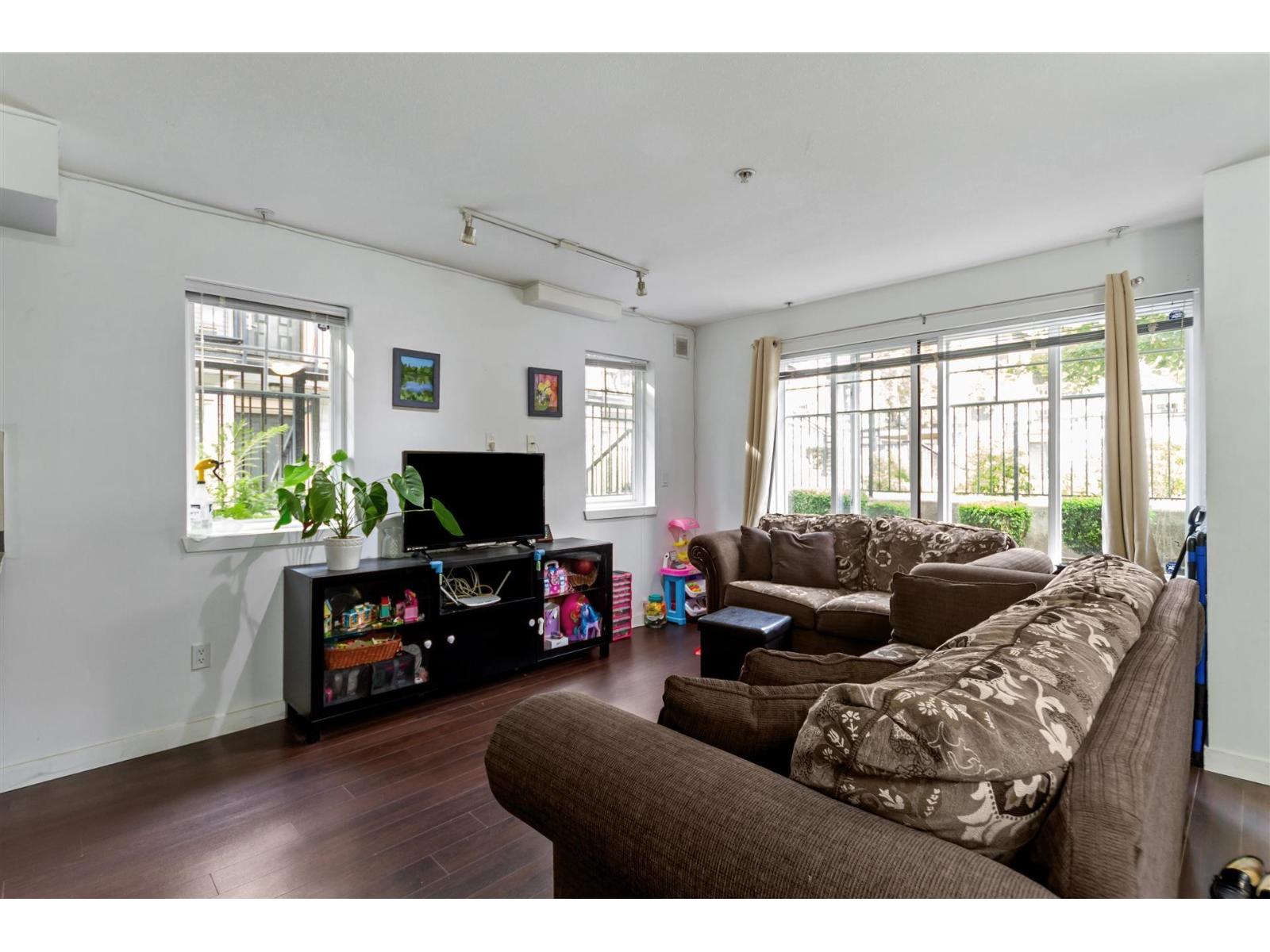 124 13958 108 AVENUE Property Photo 1