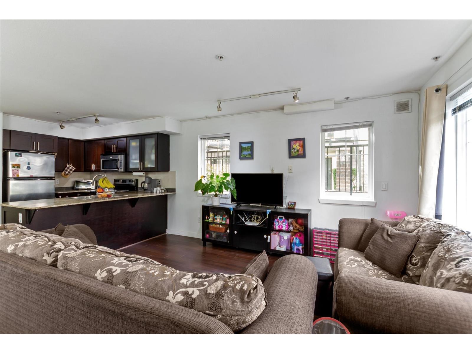 124 13958 108 Avenue Property Photo 1