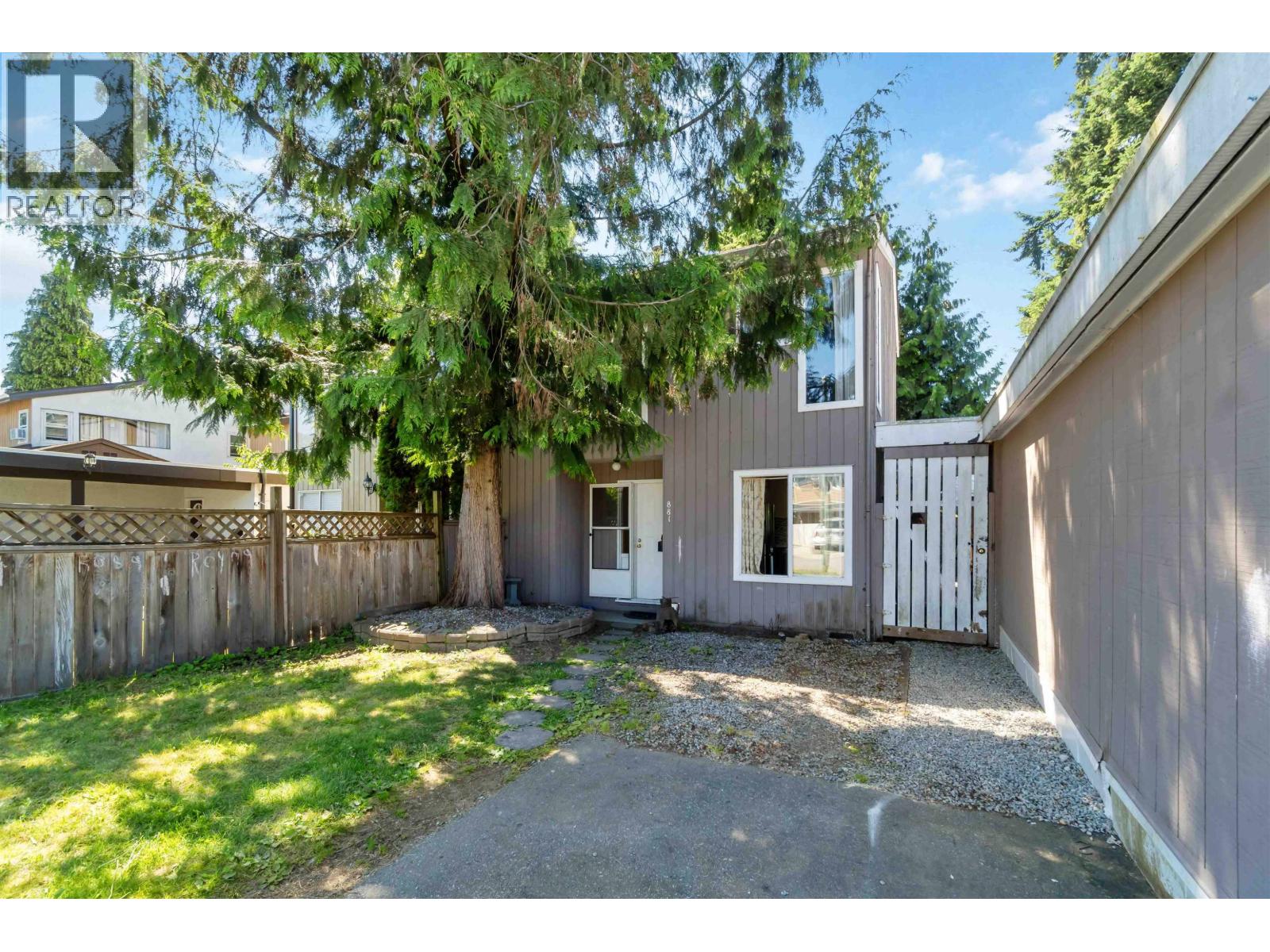 881 Pinebrook Place Property Photo 3