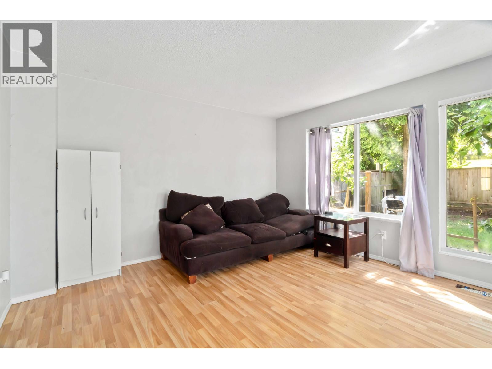 881 Pinebrook Place Property Photo 4