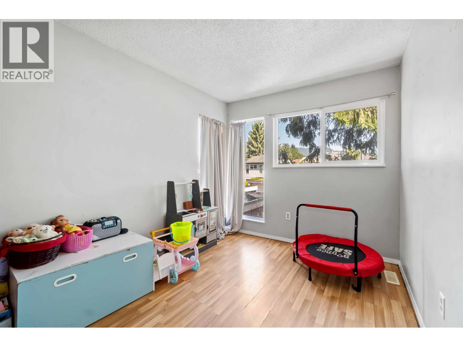 881 Pinebrook Place Property Photo 17