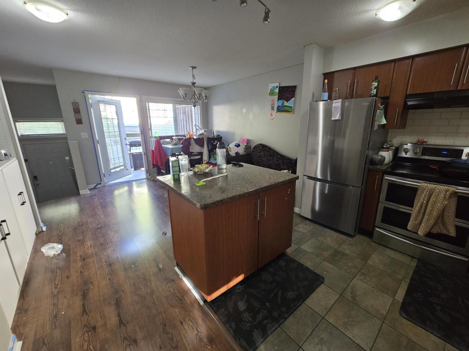 30 6110 138 Street Property Photo 4