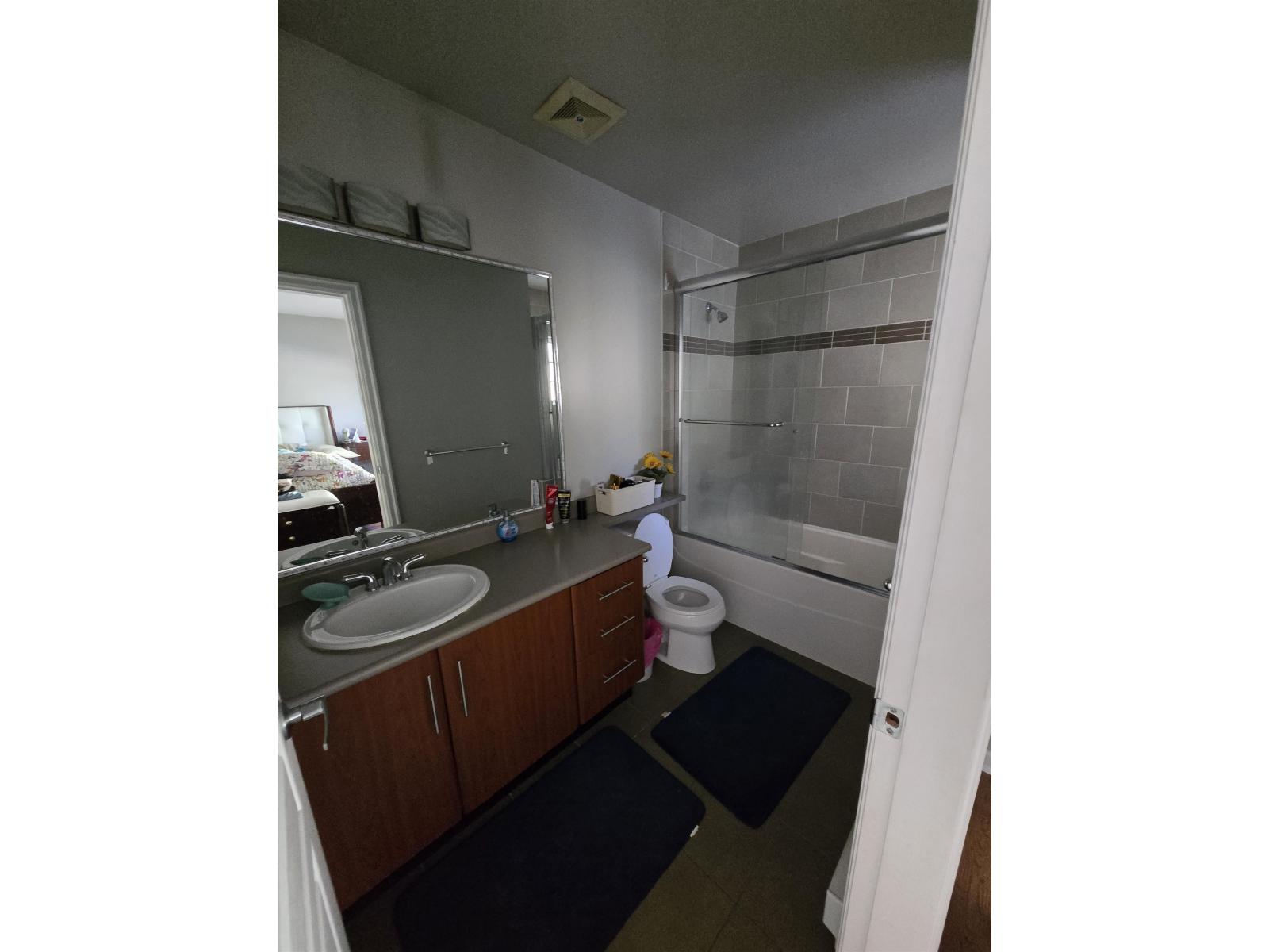 30 6110 138 Street Property Photo 15
