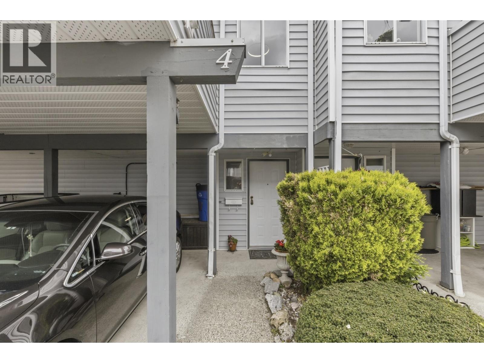 4 3384 Coast Meridian Road Property Photo 3