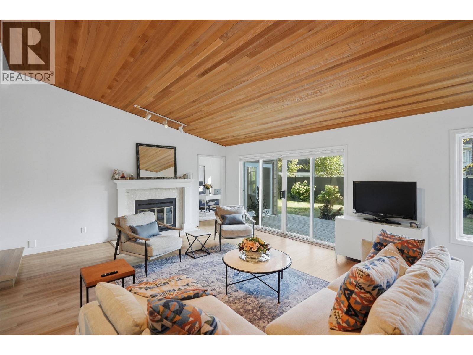 2207 Tanager Place Property Photo 8