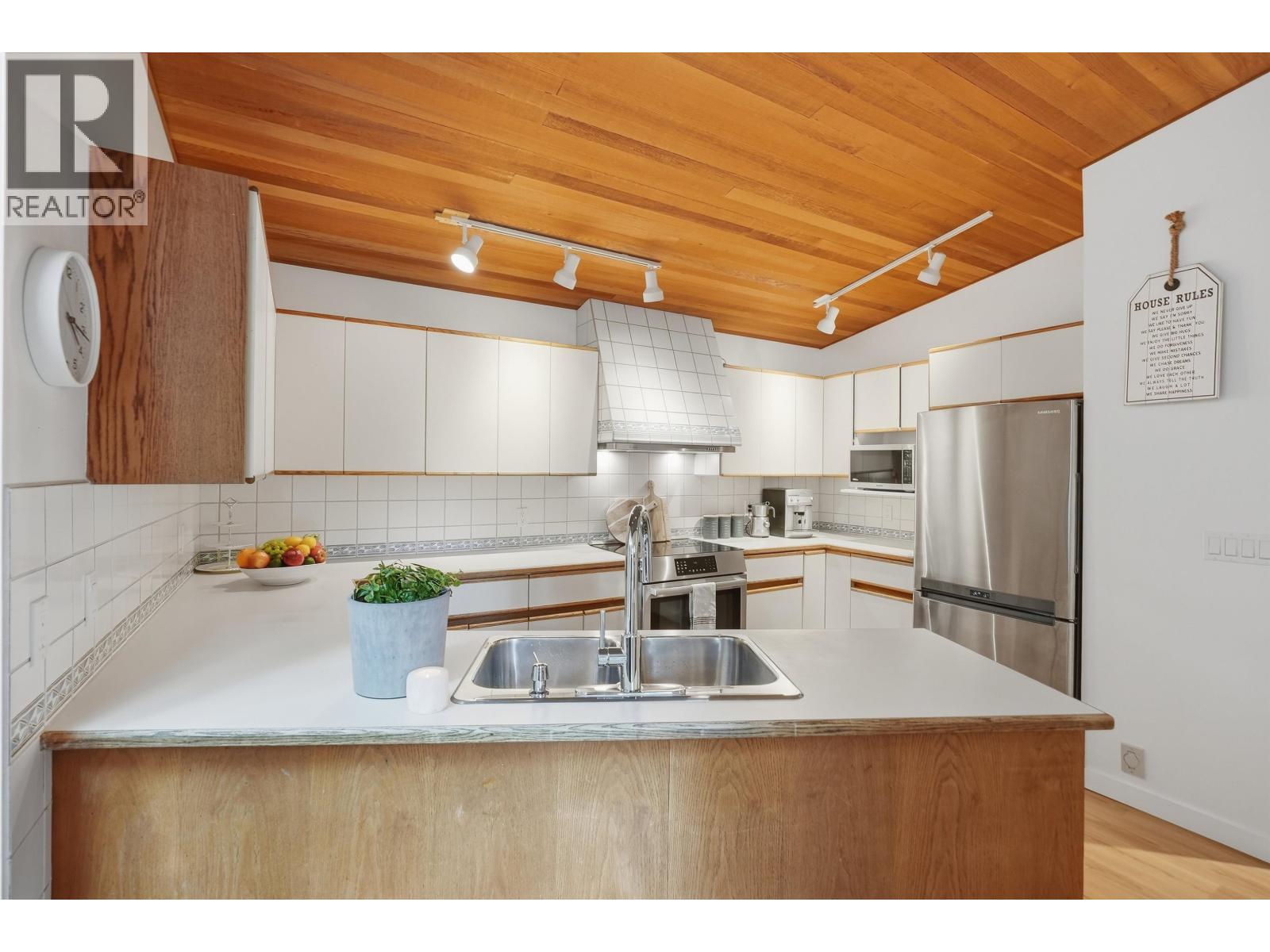 2207 Tanager Place Property Photo 10