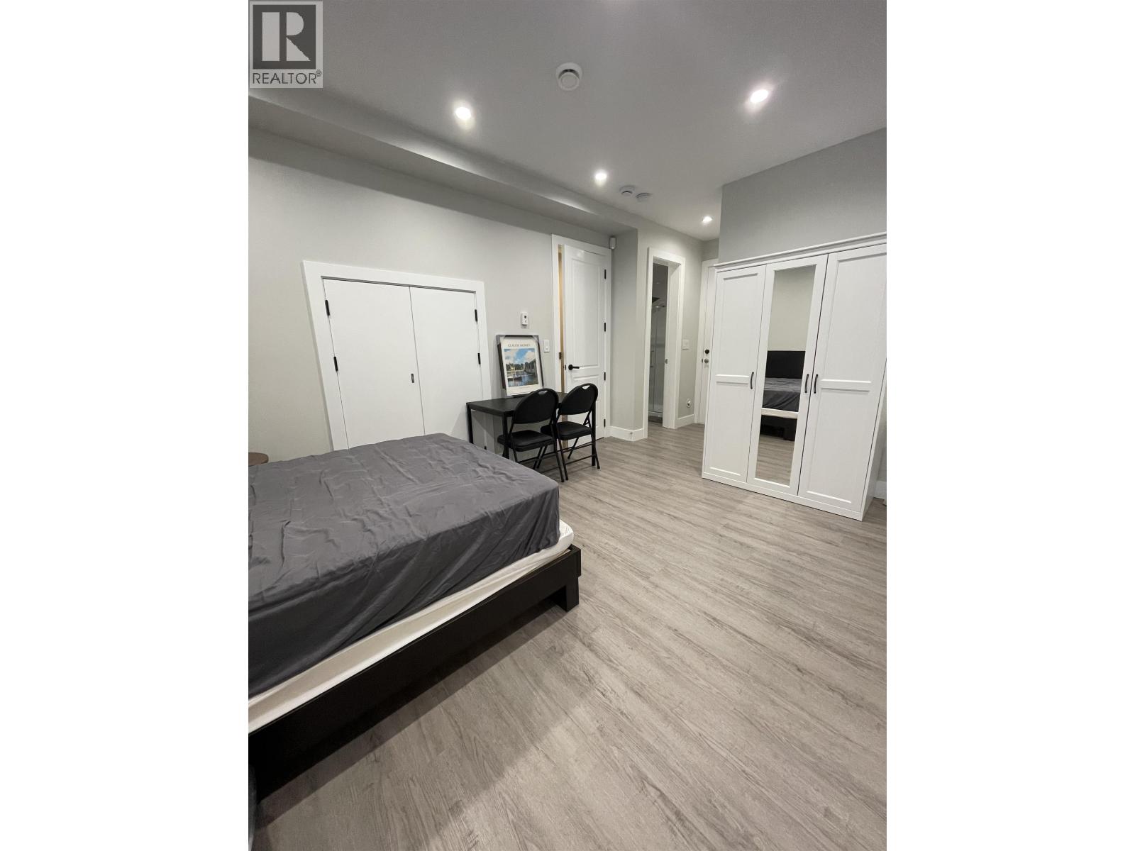 5561 Rugby Street Property Photo 1