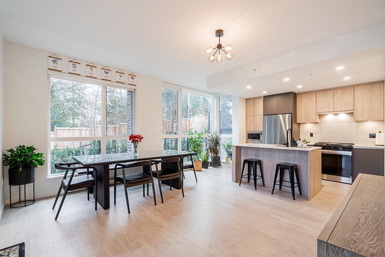 105 19577 65b Avenue Photo de la propriété 1
