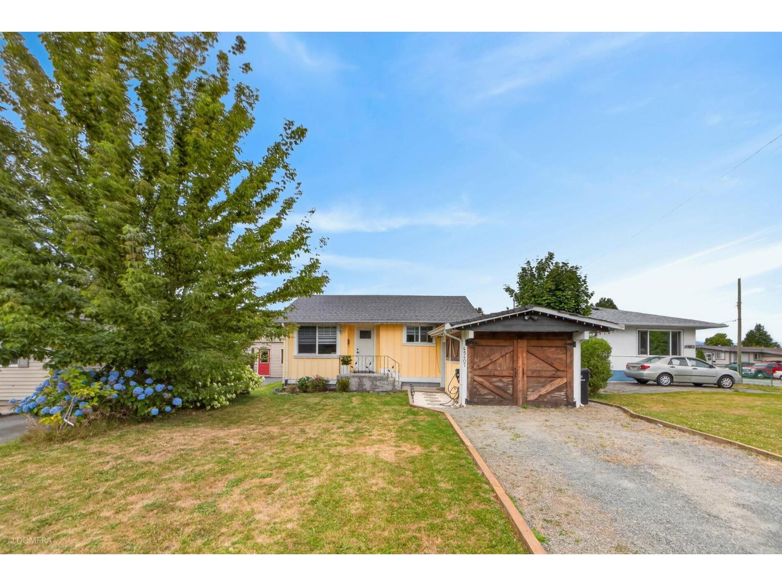 45407 Wellington Avenue Property Photo 2
