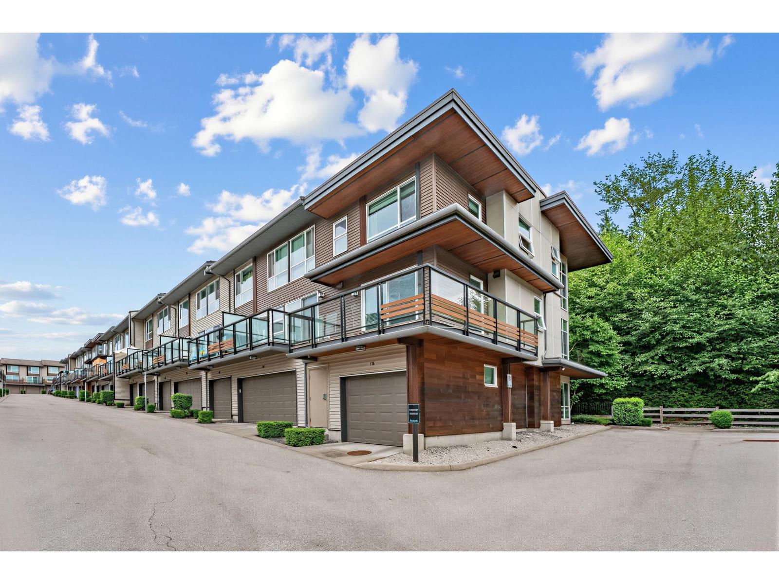 174 2228 162 Street Property Photo 4