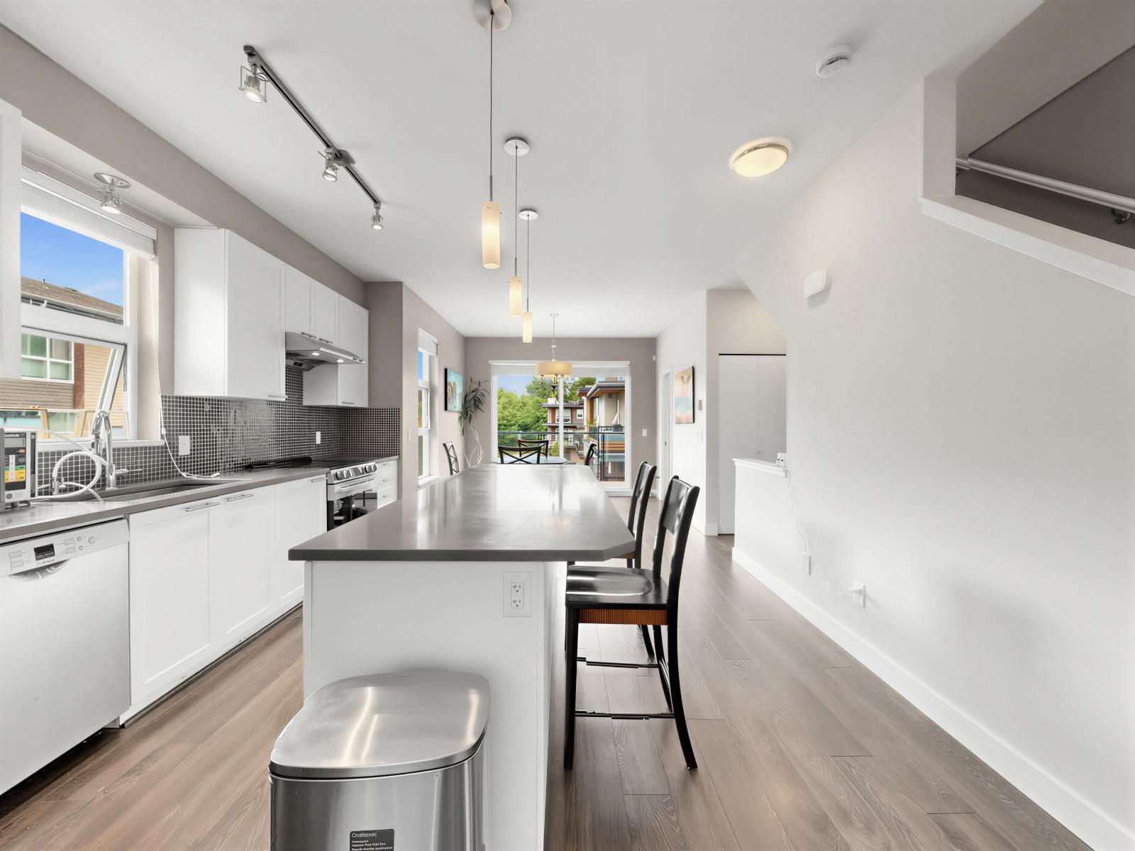 174 2228 162 Street Property Photo 15