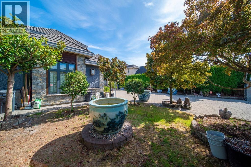 8828 Cooper Road Property Photo 4