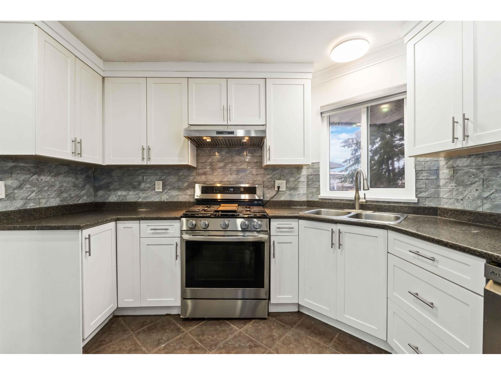 2706 Mitchell Street Property Photo 15