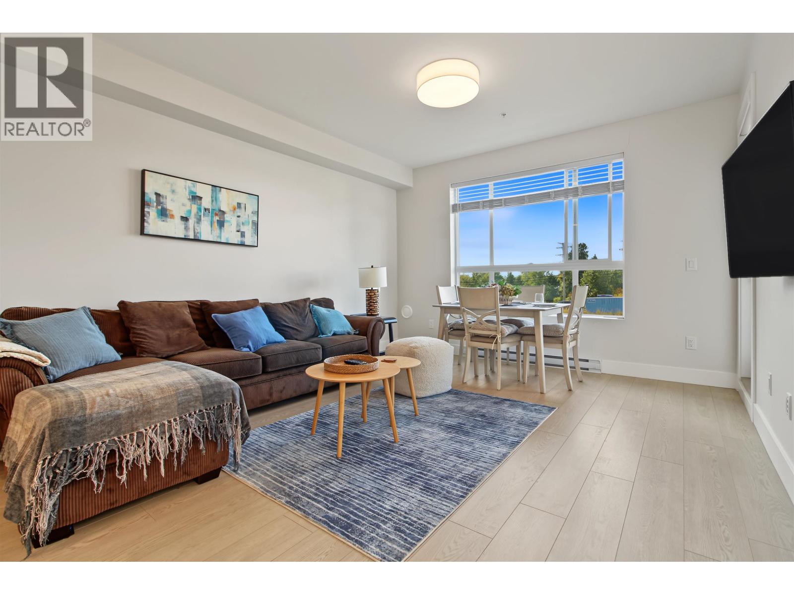 411 11655 Fraser Street Property Photo 10