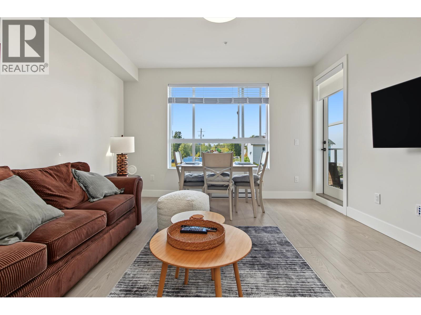 411 11655 Fraser Street Property Photo 11
