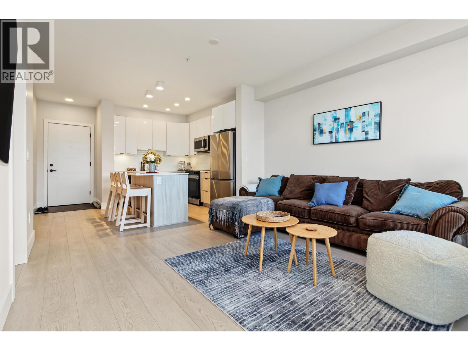 411 11655 Fraser Street Property Photo 12