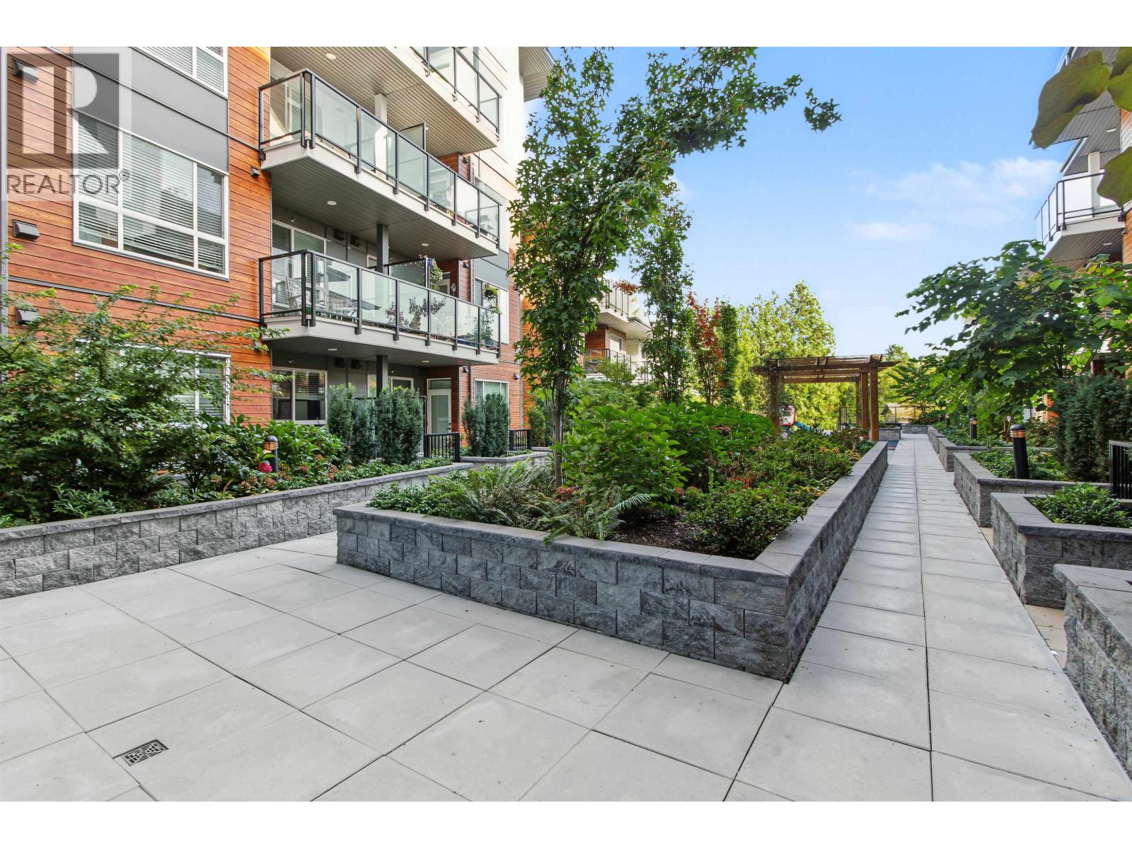 411 11655 Fraser Street Property Photo 20