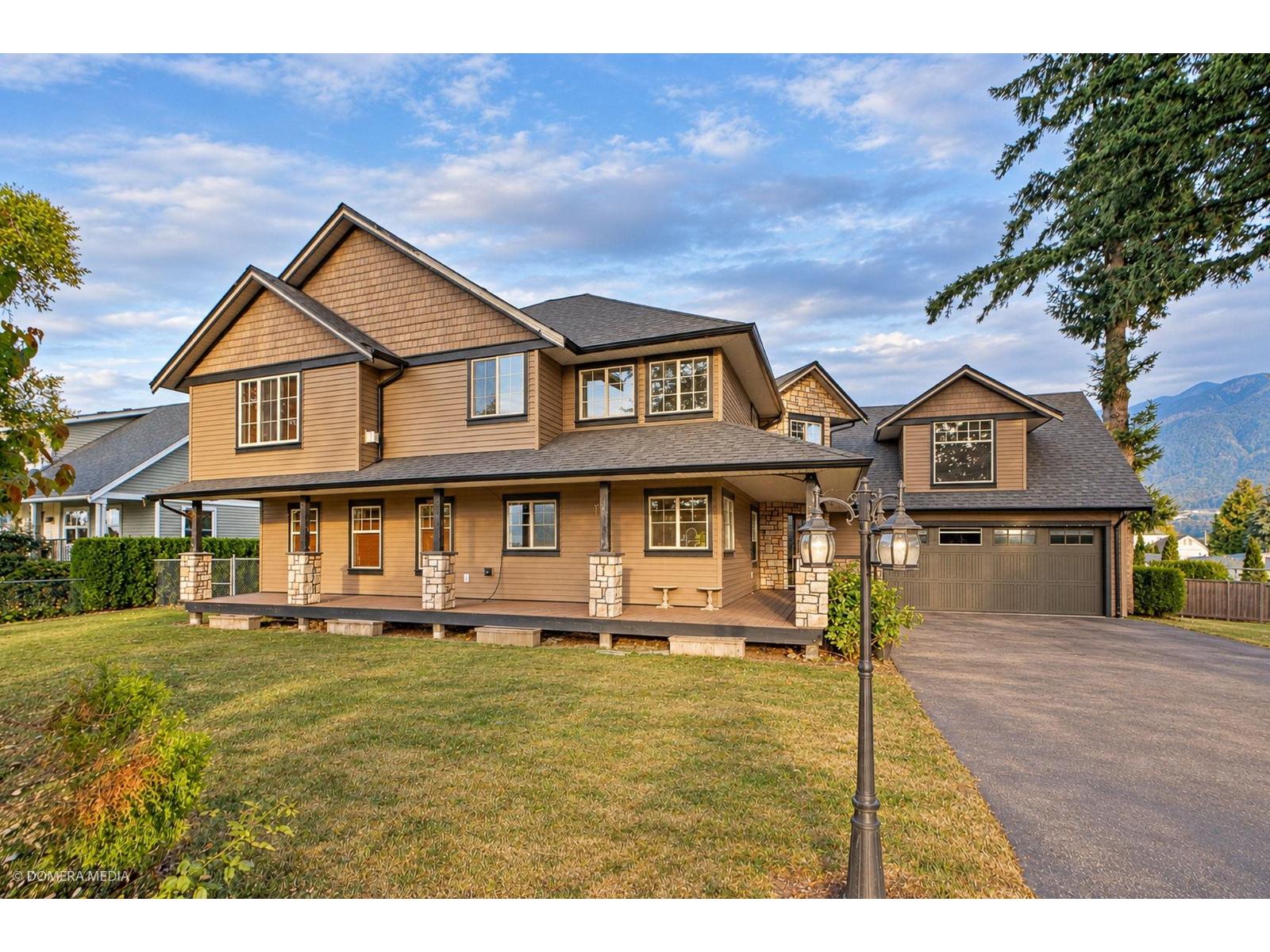 8878 Upper Prairie Road Property Photo 1