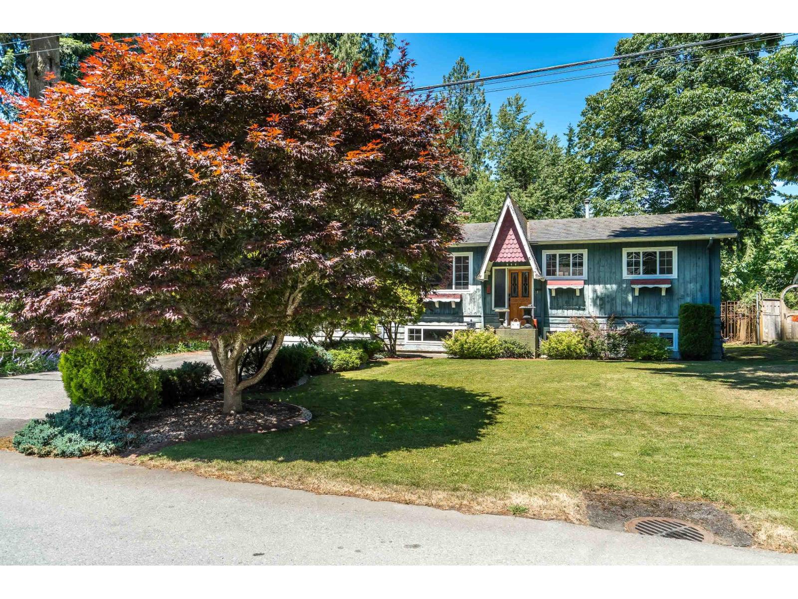 34257 Woodbine Crescent Property Photo 1