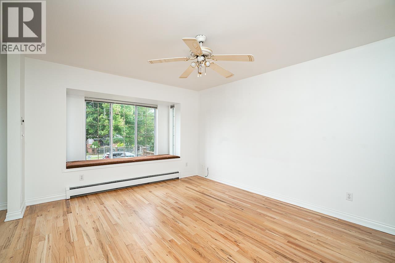 2948 Grant Street Property Photo 6