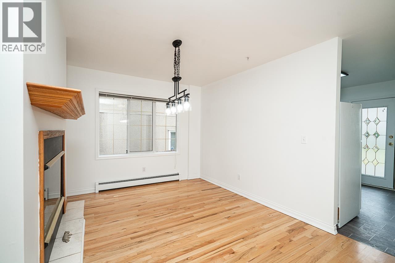 2948 Grant Street Property Photo 10