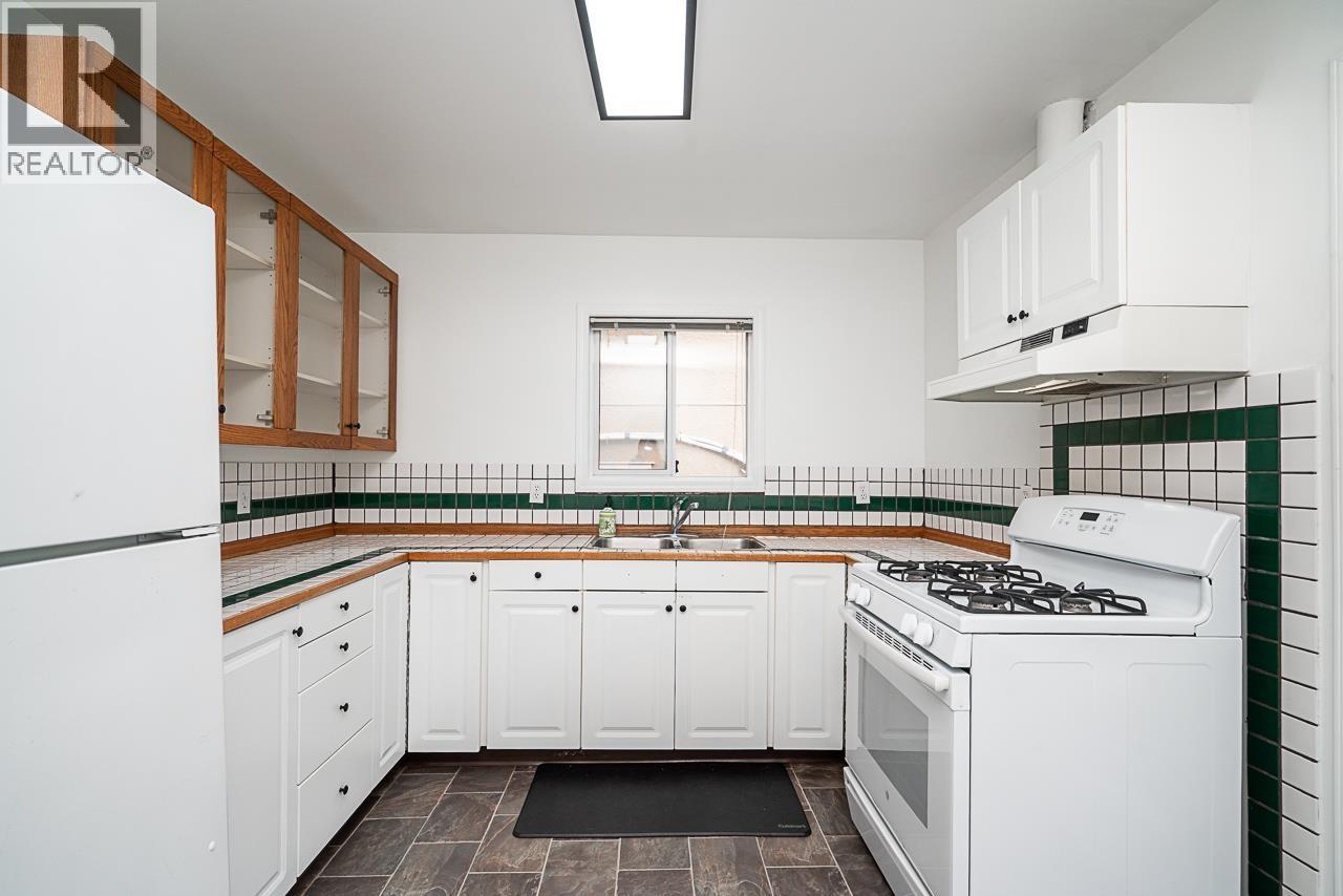 2948 Grant Street Property Photo 12