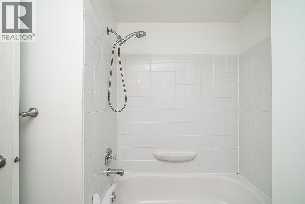 2948 Grant Street Property Photo 33