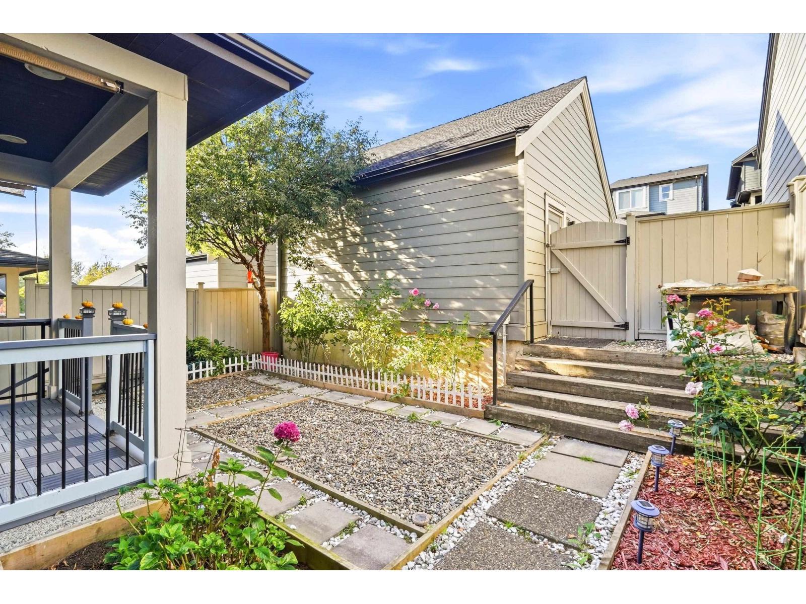 16475 21a Avenue Property Photo 14